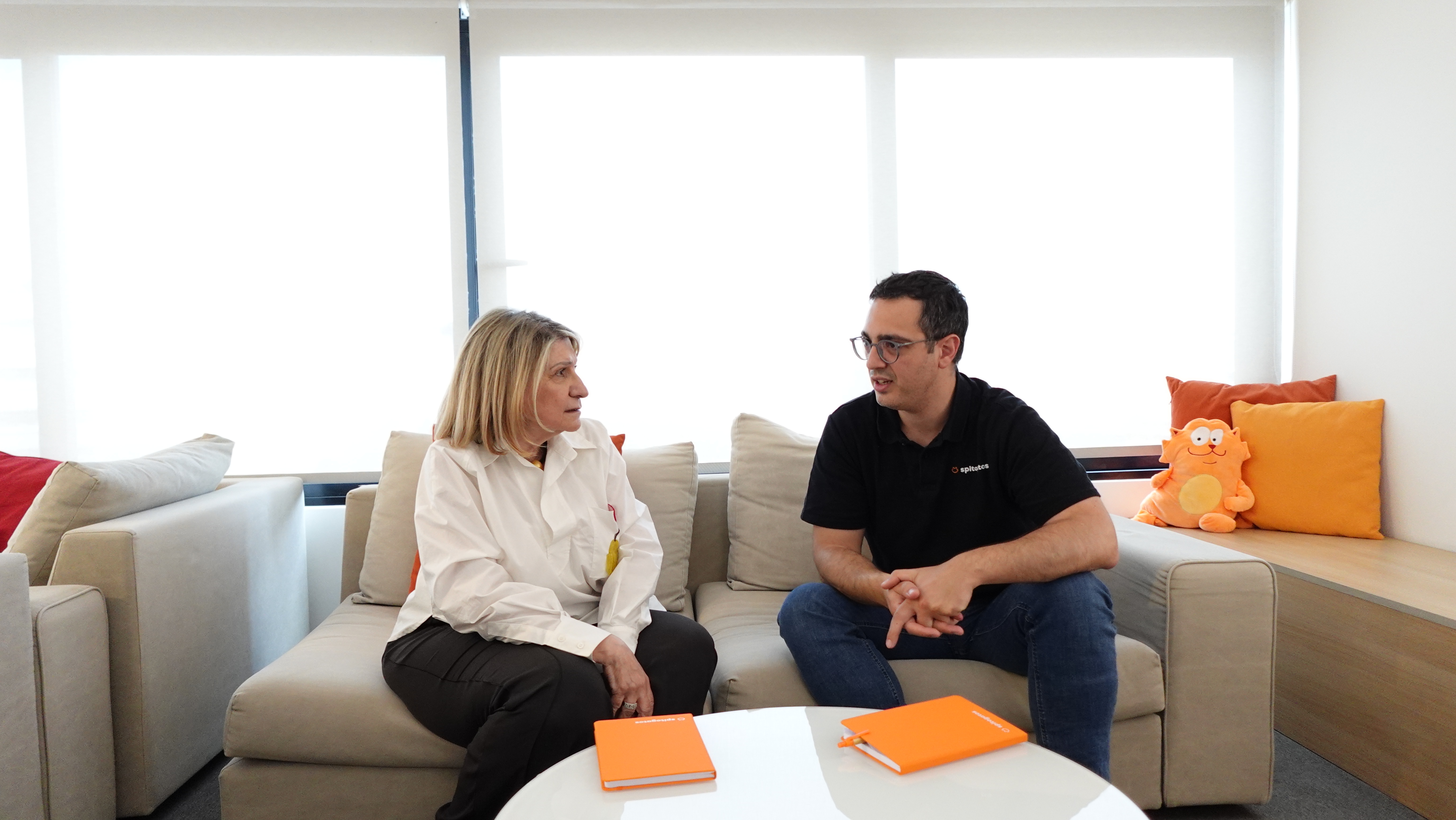 Σοφία Σακαλίδου (Sakalidou Real Estate Agency) & Δημήτρης Τσατίρης (Spitogatos)