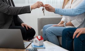 Elegxos titlwn akinitoy agora spitioy