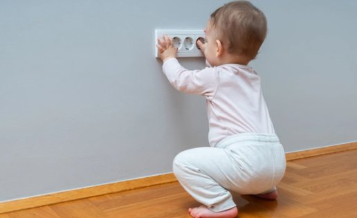 Ilektriko revma paidia spiti