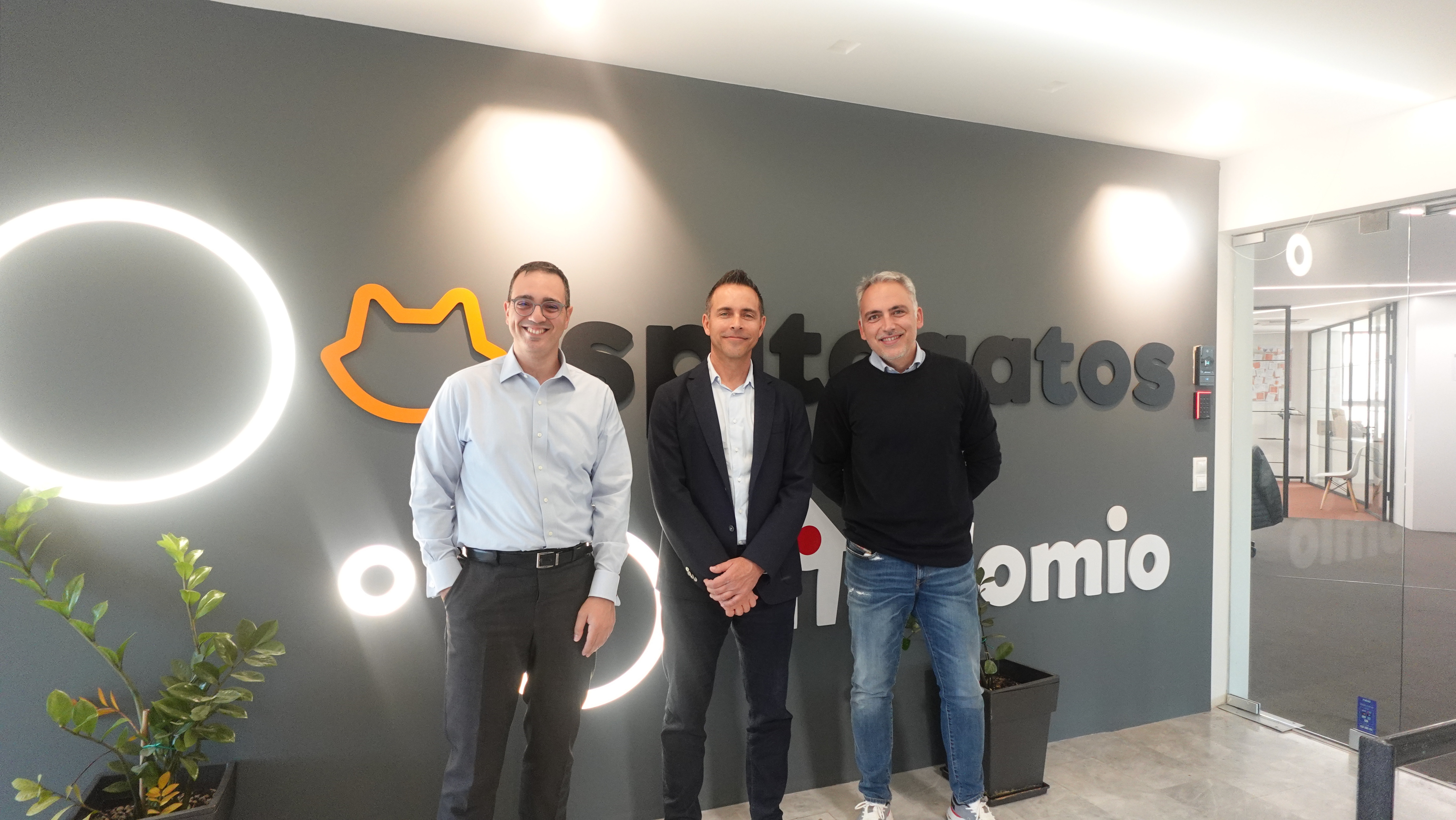 Δημήτρης Τσατίρης (COO, Spitogatos), Παναγιώτης Γιαννάκης (Founder, PMD Real Estate) & Δημήτρης Μελαχροινός (CEO, Spitogatos)