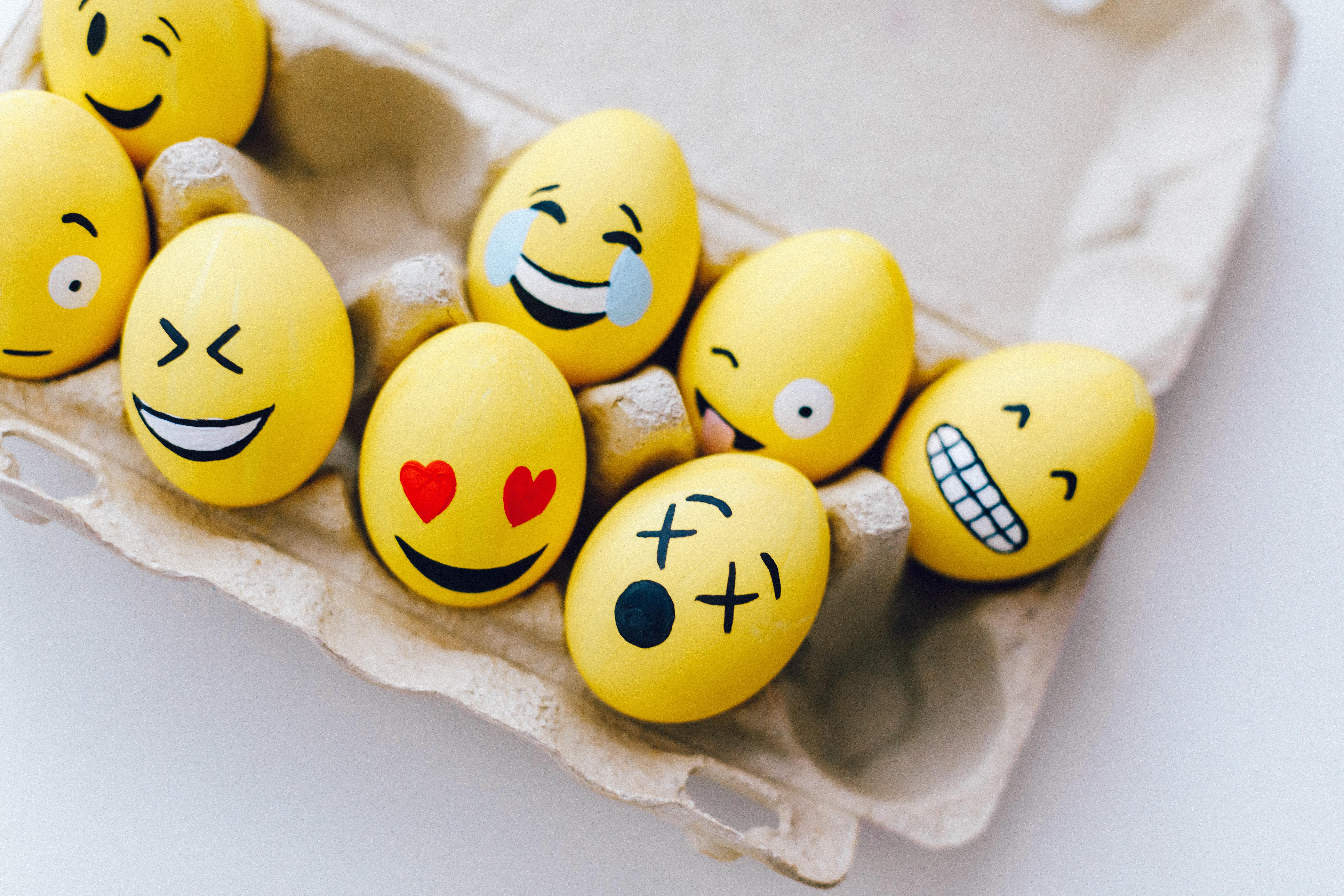 αυγά με emojis