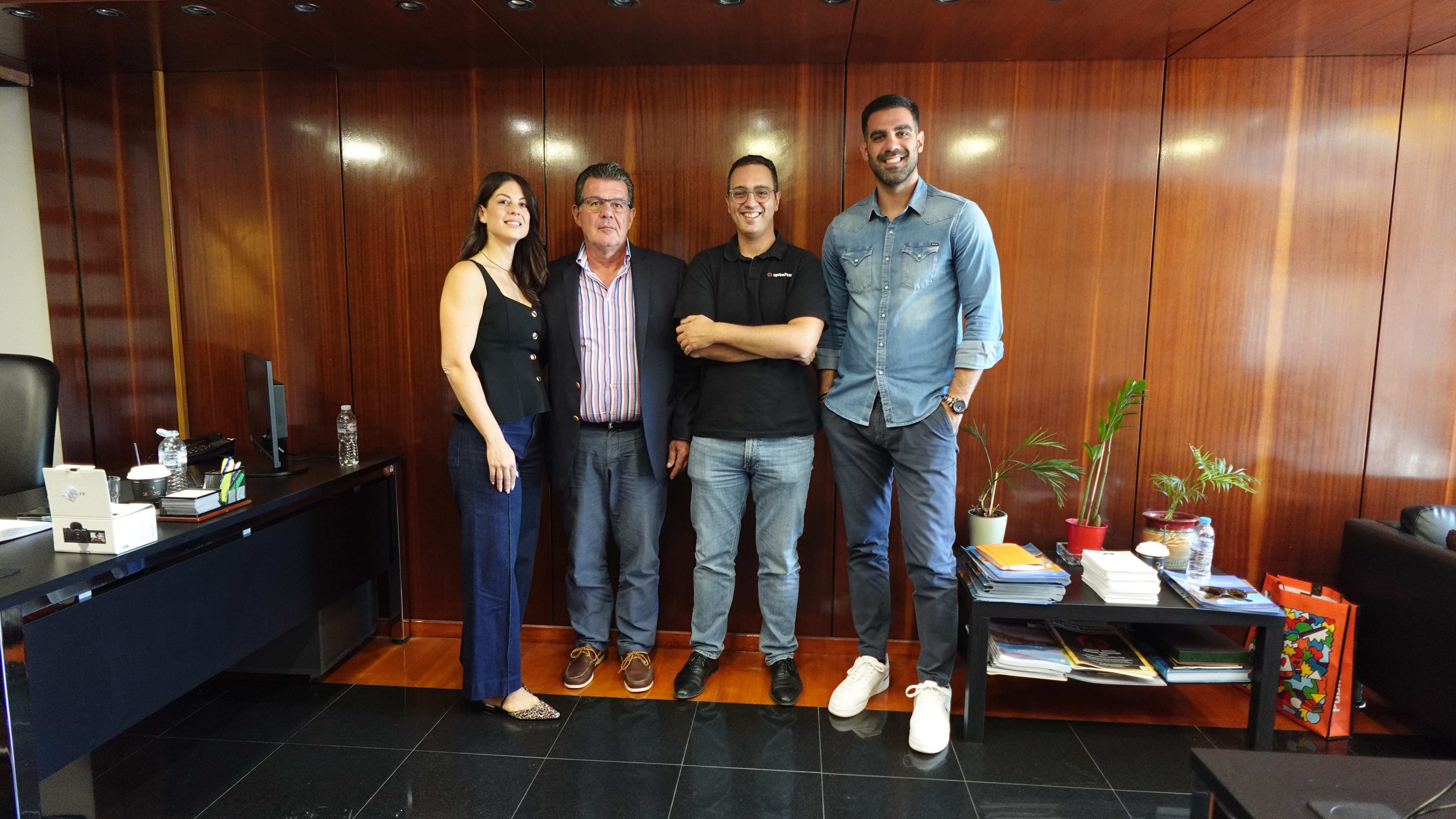 Δημήτρης Τσατίρης (Spitogatos) & Οικογένεια Δοντά (Dontas Real Estate)